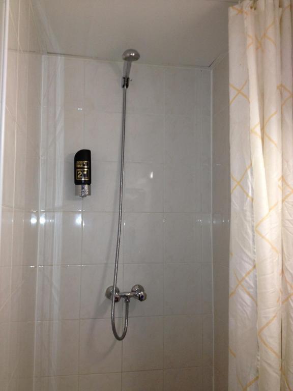 Zweibettzimmer mit Gemeinschaftsbad